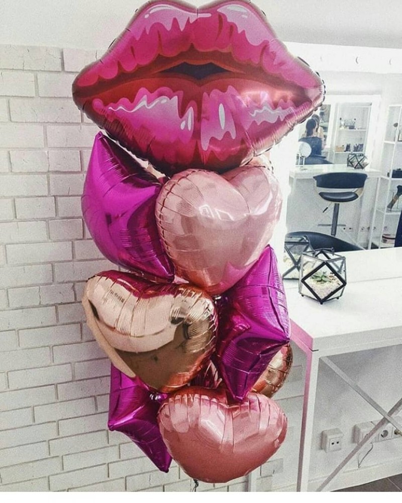 Страстный поцелуй (губы)